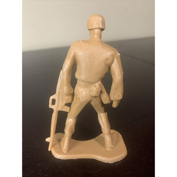 2 Greenbrier International Plastic Brown Army Men Lot 4" Tall - Picture 3 of 6